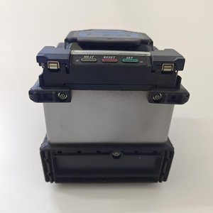 Japanese made FSM-<strong>60S</strong> Chinese version second-hand used fiber optic <strong>fusion</strong> <strong>splicer</strong>