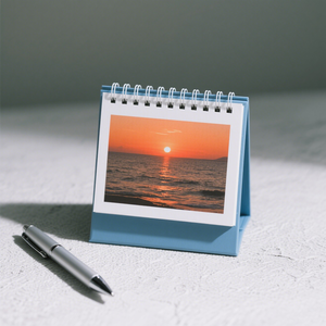 2026 nuevo diseño personalizado Mini Calendario de escritorio Calendario de mesa de aniversario para la familia y la programación personalizada - Product Image 2