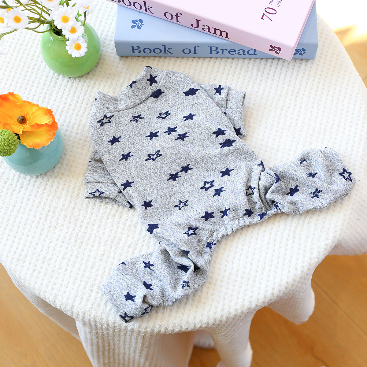 Ropa de estar por casa con estrellas grises