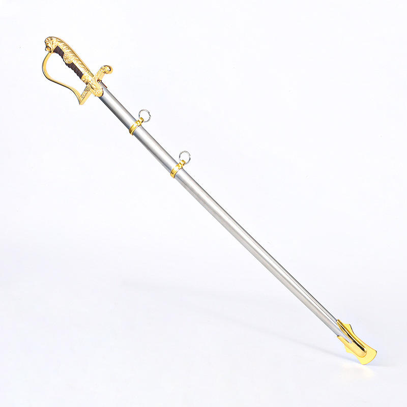 Couteau de commandement européen type c