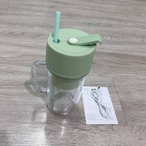 Toptan taşınabilir elektrikli meyve suyu mikseri Mini Smoothie makinesi saman sınır ötesi yeni saman ile meyve suyu fincanı