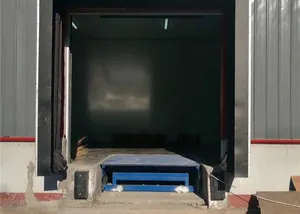 Rampa de muelle de carga Nivelador de muelle eléctrico telescópico con labio retráctil adecuado para una bahía de carga de mayor alcance - Product Image 4