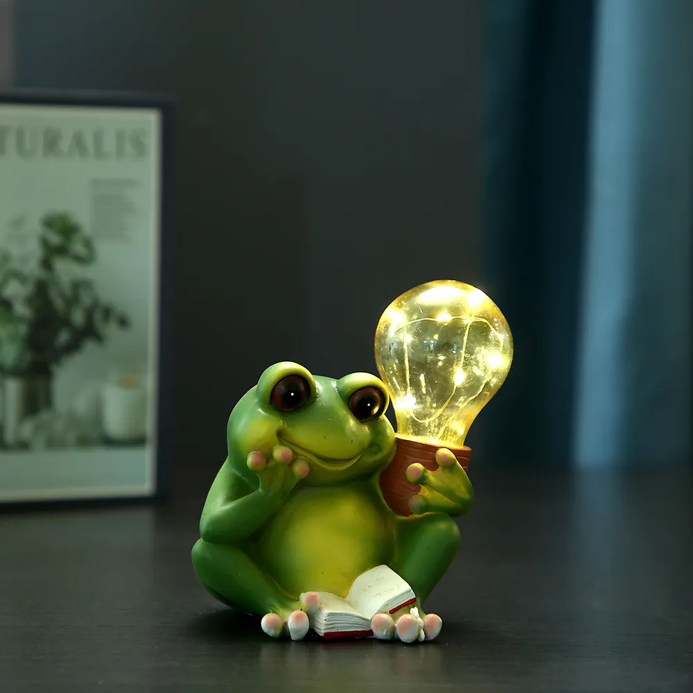 Labeauty Resin Solar LED Light Frog Figurines for Interior Green Garden Decorative Animal Statues Lovely Courtyard Decoration
