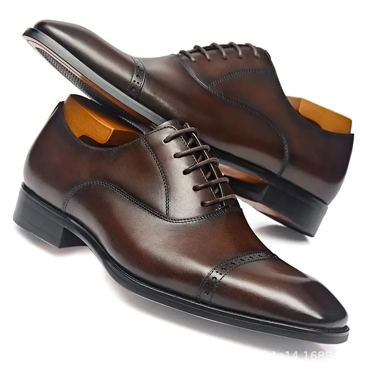 Venta al por mayor de moda caliente zapatos de oficina formales de cuero italiano de diseño personalizado Zapatos de vestir de los hombres de gran tamaño zapatos clásicos para los hombres