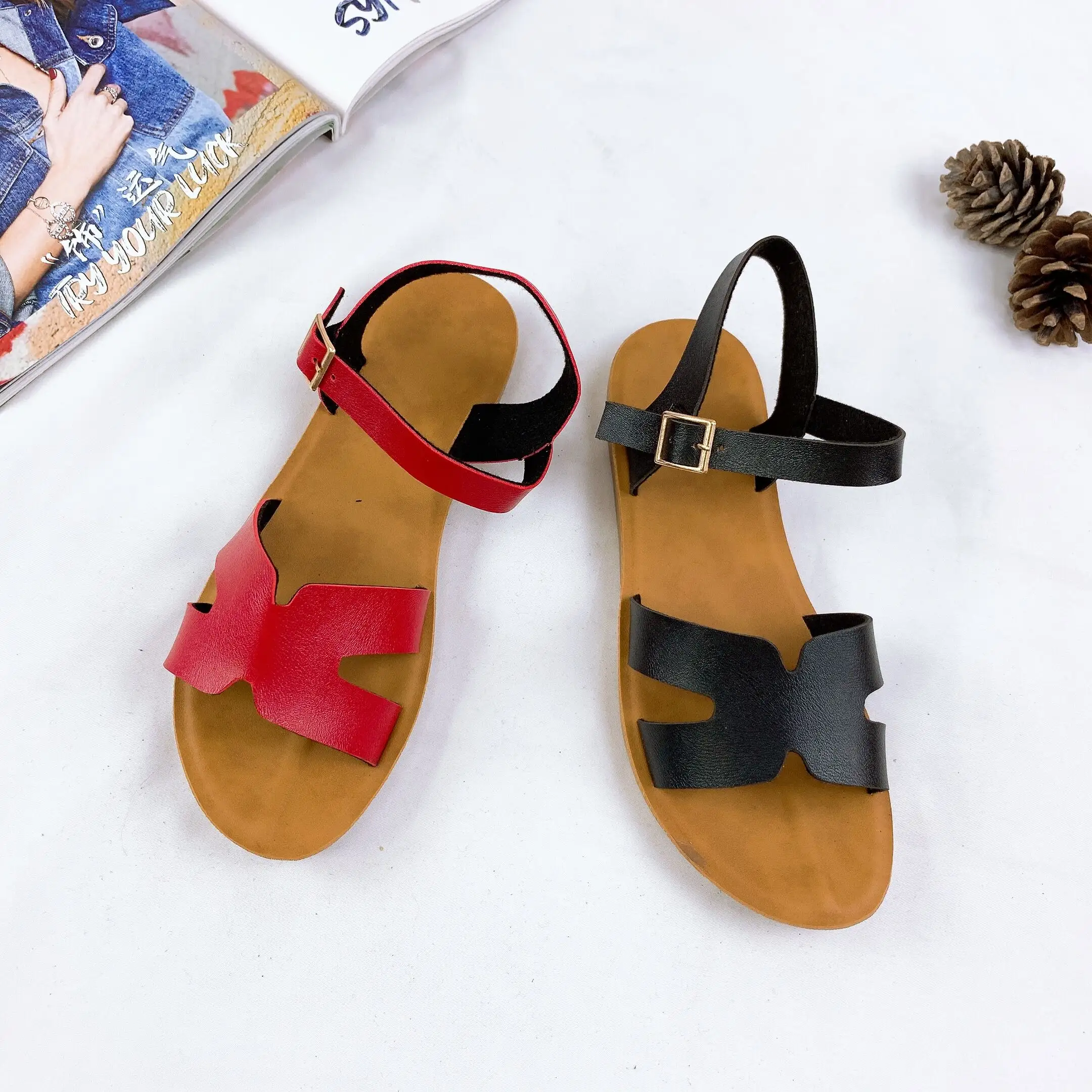 Pantofole comode da donna da spiaggia sandali antiscivolo moda estate scarpe da donna in pelle Pu