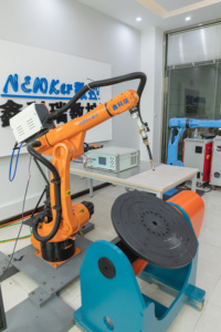 NEWKer factory playoad braccio robotico per saldatura carico e scarico braccio robot rettifica fresatura manipolatore braccio robot