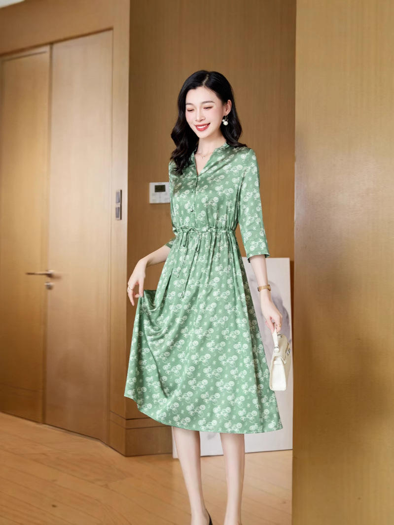 สีเขียว