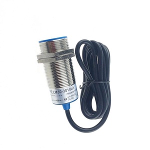 Sensor YUMO Distancia de detección de 10mm Tipo de cilindro Interruptor de proximidad inductivo DC 6-36V - Product Image 1