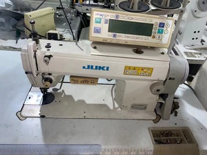JUKIS DLU-5494N-7 одноигольная машина с автоматическим триммером и программным устройством управления ширмой - Product Image 2