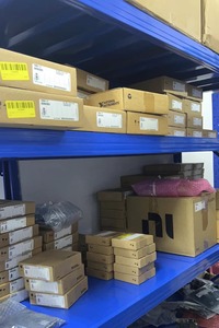 Tarjeta de adquisición de datos NI con 32 entradas analógicas y 4 salidas analógicas, terminales de perno usados o nuevos - Product Image 4