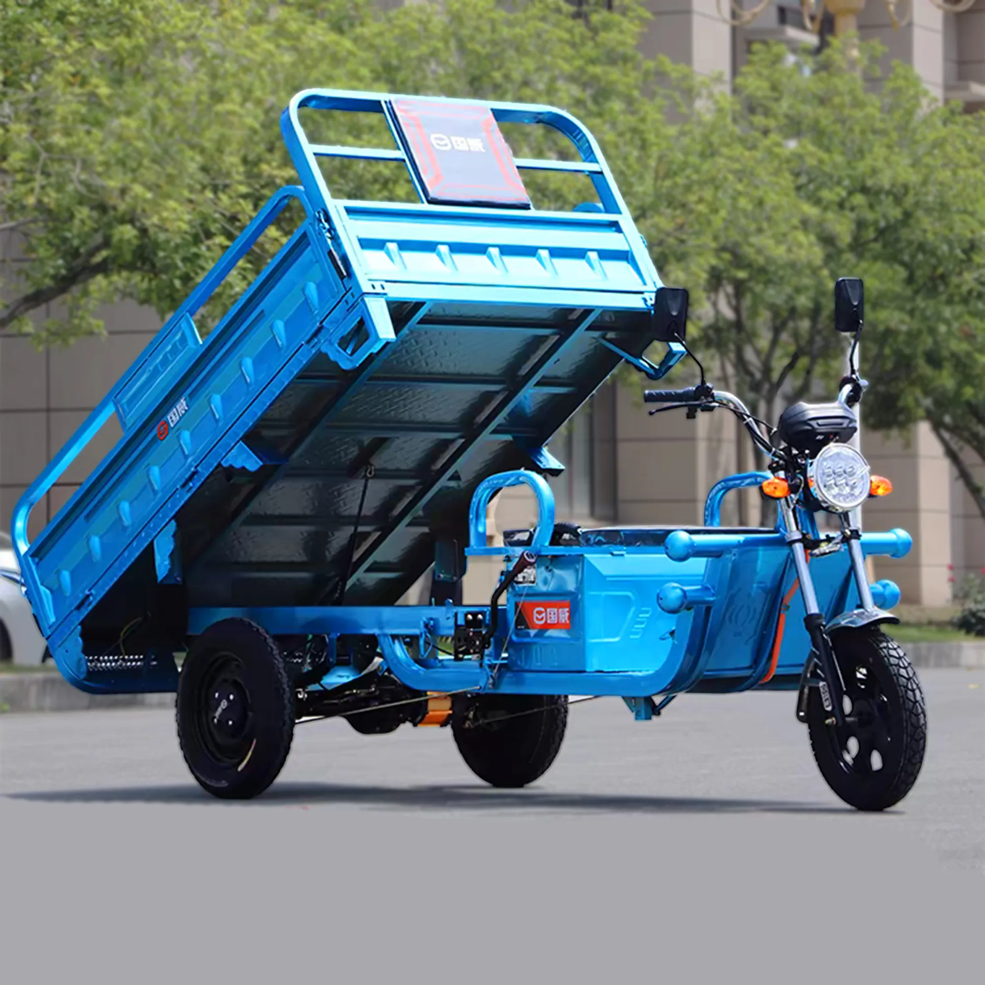 Small Powerful Solar Electric Cargo Tricycles Dump Body Motorized Tricycle For Adult