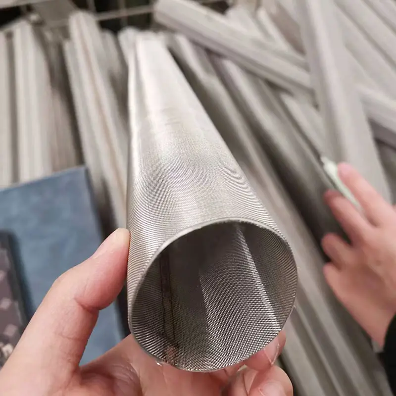 Tipi di maglia in acciaio inossidabile su misura 304 316 in rete metallica con filtro tubo saldato per il filtraggio