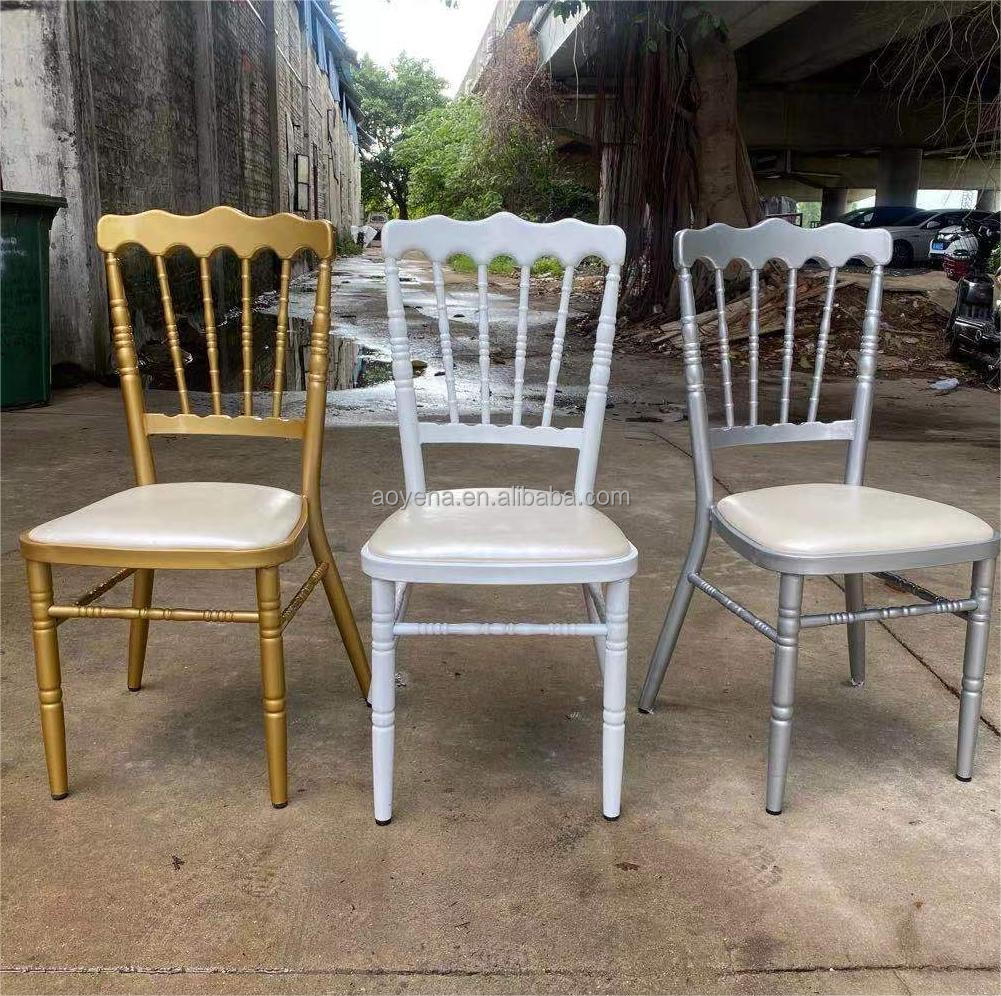 Or, argent, blanc, noir, nous pouvons faire n'importe quelle couleur.