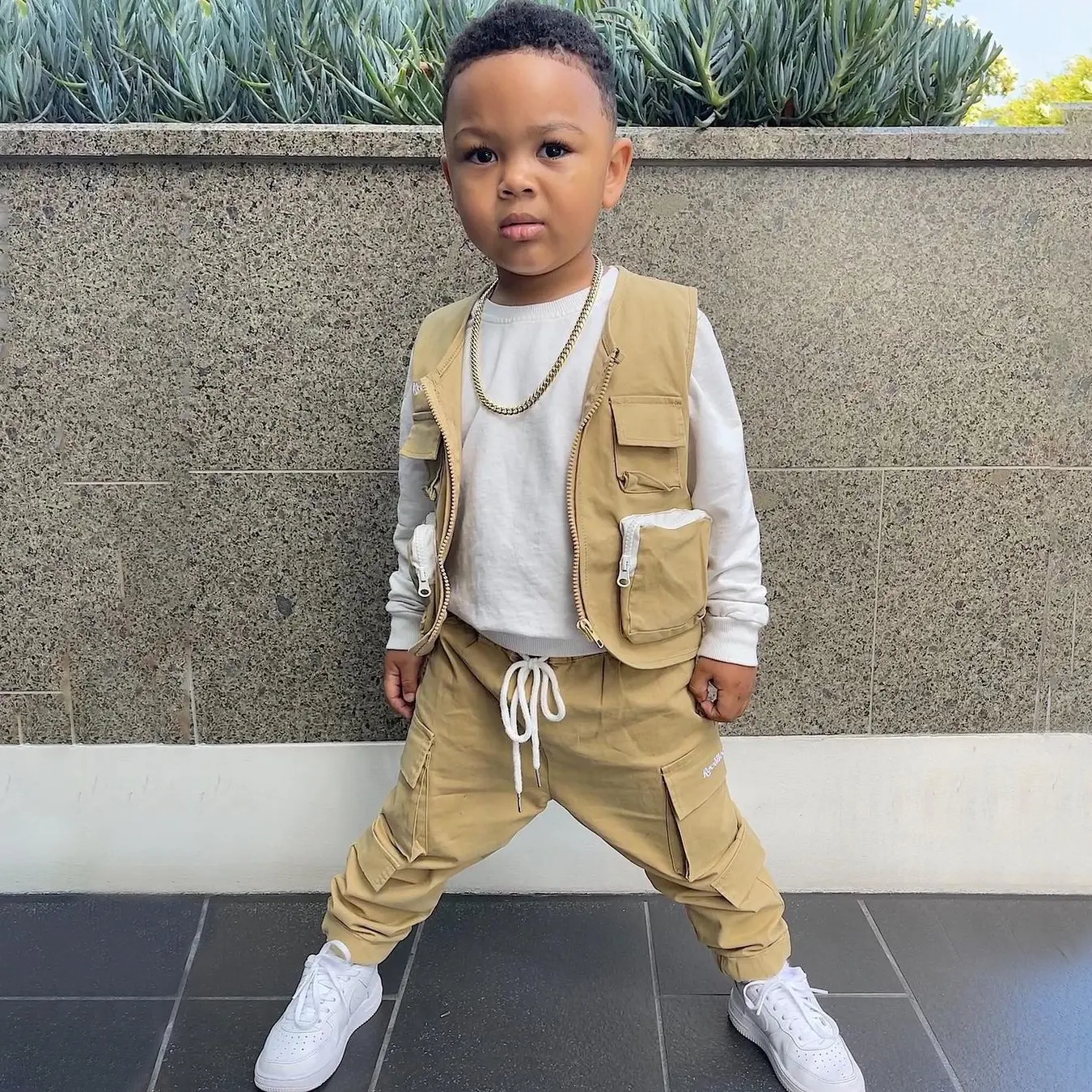 All'ingrosso Streetwear Custom Designer Luxury Toddler Boy Multi Pocket Vest Jacket pantaloni Cargo set Baby Boy Fashion Clothes