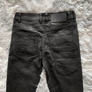 DENIMGUYS定制街装黑色喇叭裤堆叠靴子切割蜡蜡外套牛仔牛仔裤男