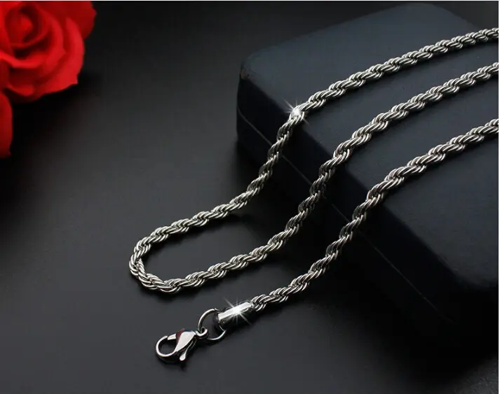 Moda nueva cadena torcida collar de acero inoxidable modelos de hombres y mujeres collar de acero de titanio cadena de eslabones