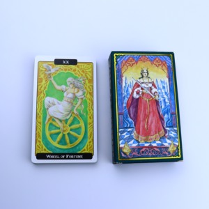 定制印刷塔罗牌和甲骨文卡牌纸卡，带有刺绣标志和含义指南