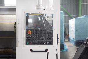 Máquina herramienta CNC de fresado rígido de alta precisión personalizada DEESEN Tck630 Torno de cama inclinada CNC marcado CE - Product Image 2