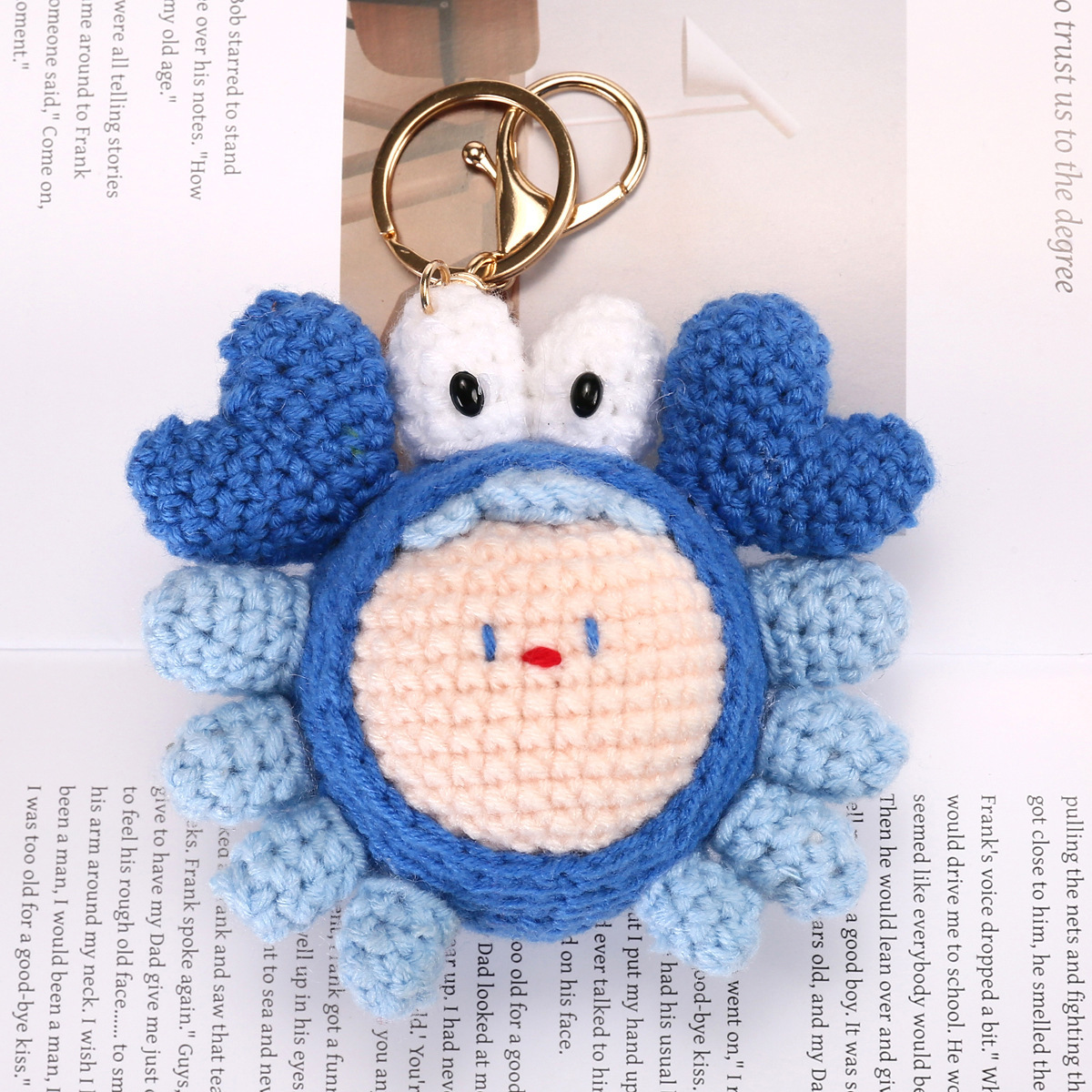 Green10-crochet crab keychain
