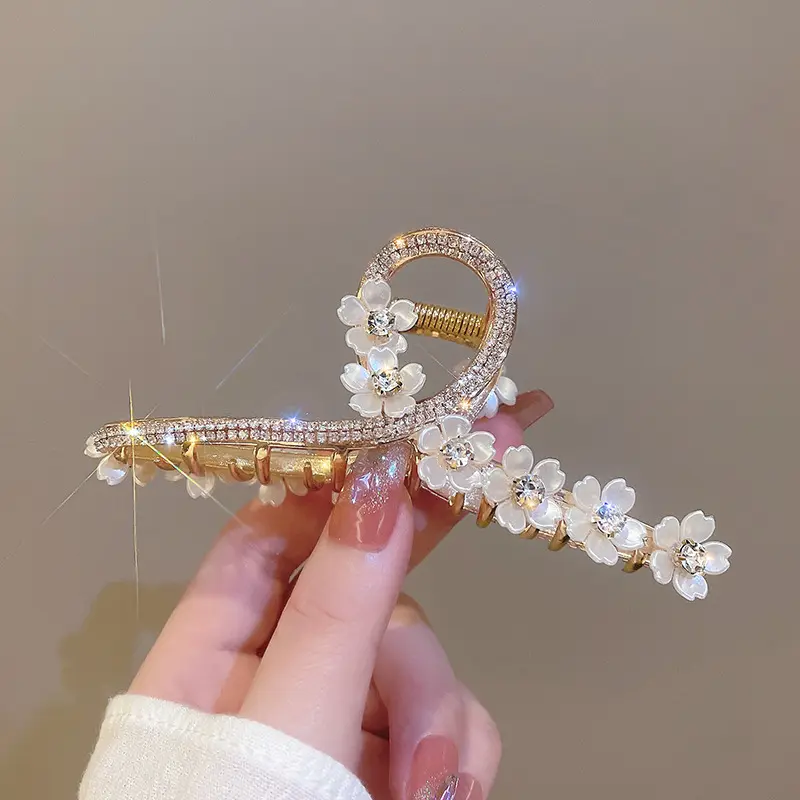 Qianjin Wholesale Golden Large Size Metal Camellia Hairpin Alloy Fairy Rhinestone Hair Claw Clips