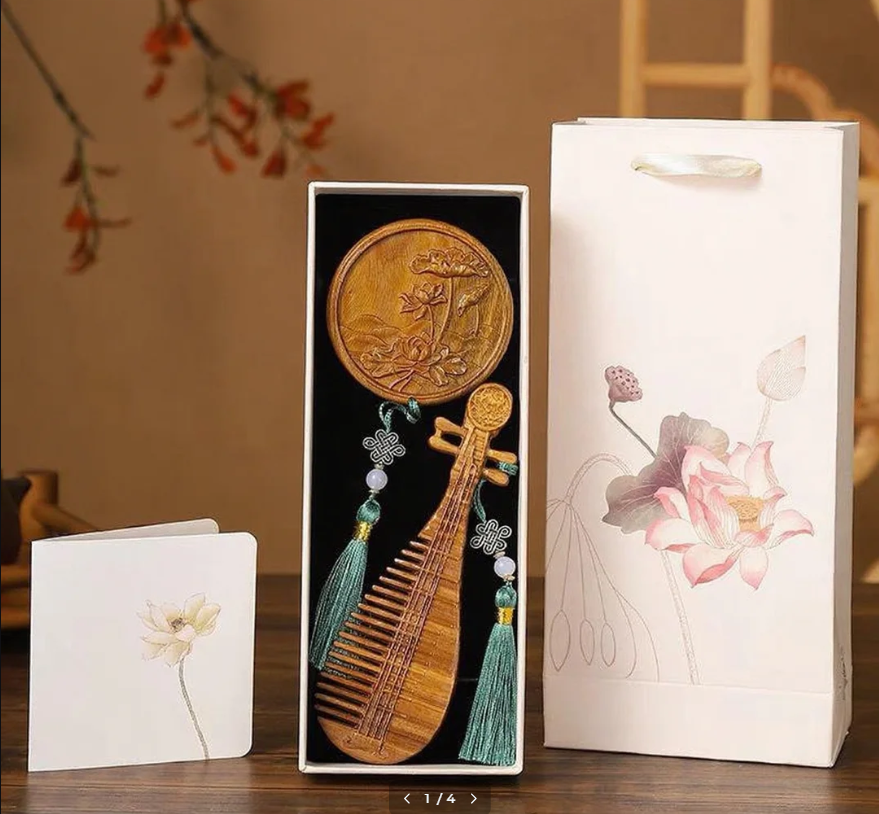 Pipa Wooden Comb + Lotus Leaf Wooden Mirror
