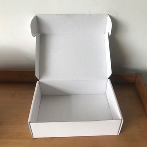 カスタムボックスロゴリサイクル包装ボックスオフセット印刷段ボール箱ラップトップコンピュータ出荷用