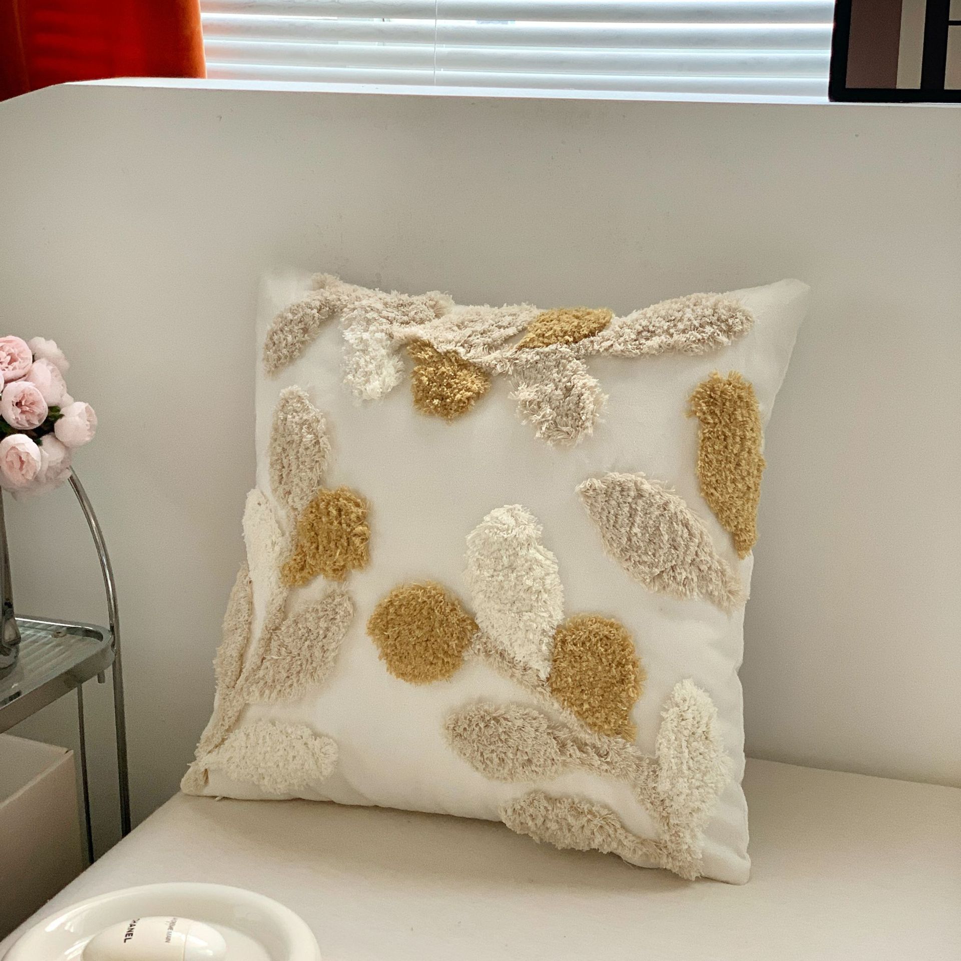 Cuttleflower white