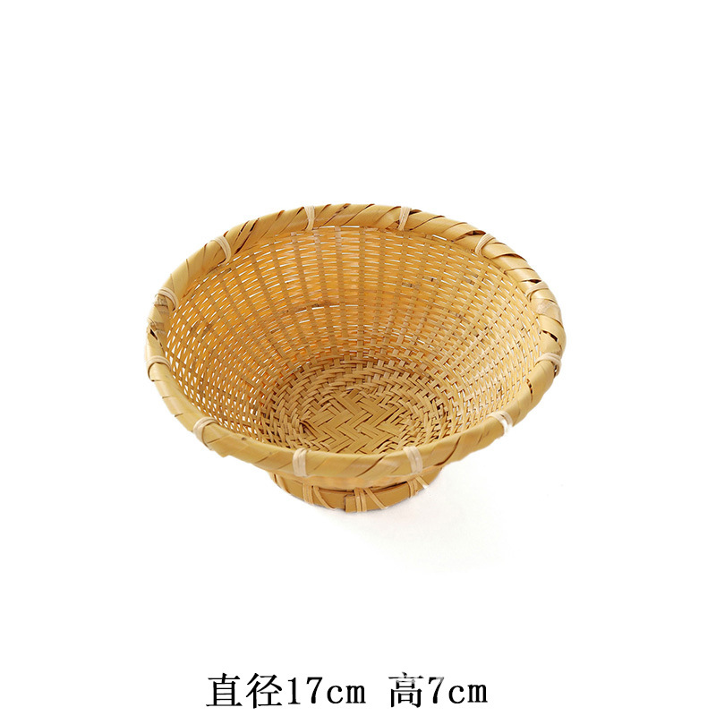 Small bowl-shaped fruit plate