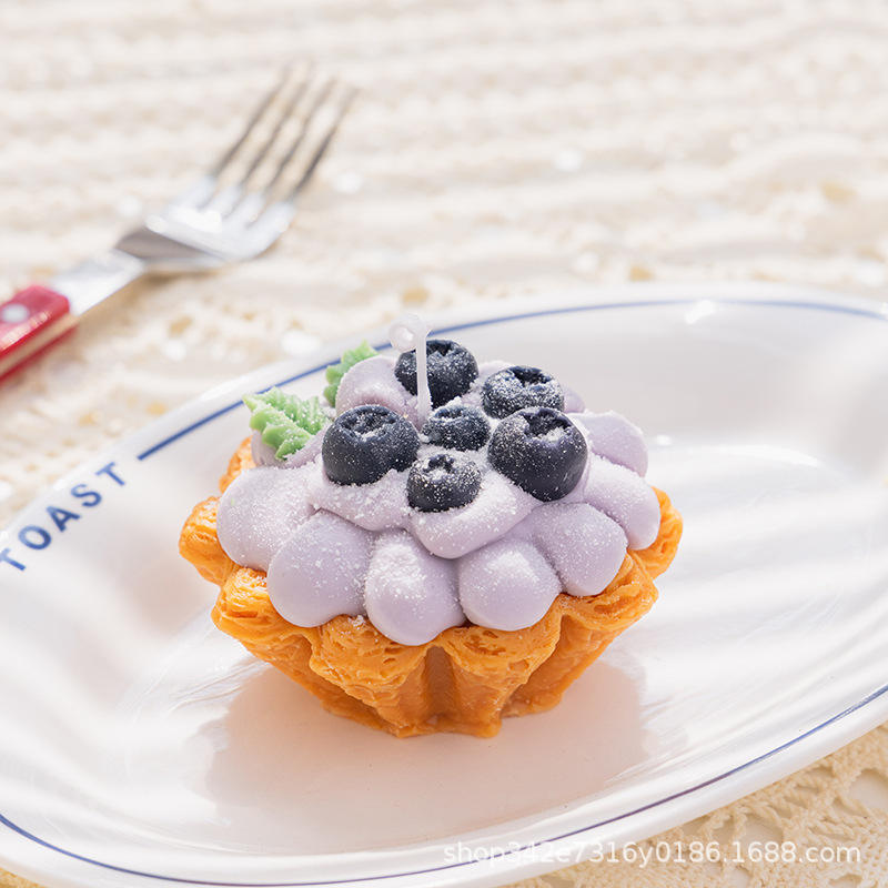 Egg tart with blueberries jasmine