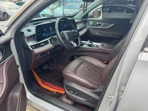 Chery Tiggo 8中古SUVハイエンド構成自動ギアボックス全輪駆動5人乗り広々としたレザーシートライトR17