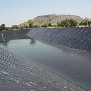 Tehlikeli atık depolama gömlekleri için basınca ve kimyasallara karşı yüksek seviyeli dirençli 1.5mm HDPE geomembranlar - Product Image 1