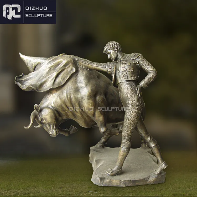 Escultura taurina de ganado de latón fundido español de tamaño real personalizada estatua de toro de bronce