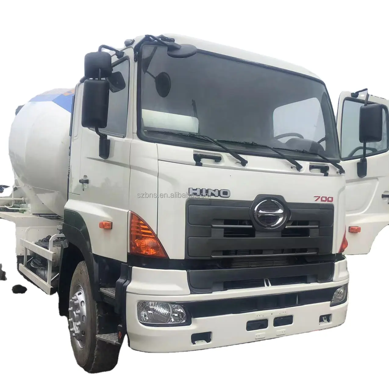 2016 anno HIno ha usato il camion della betoniera di seconda mano con guida a sinistra personalizzato 6x4 camion di miscelazione del cemento 10Cbm