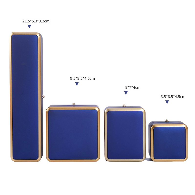 Blue pendant/necklace box