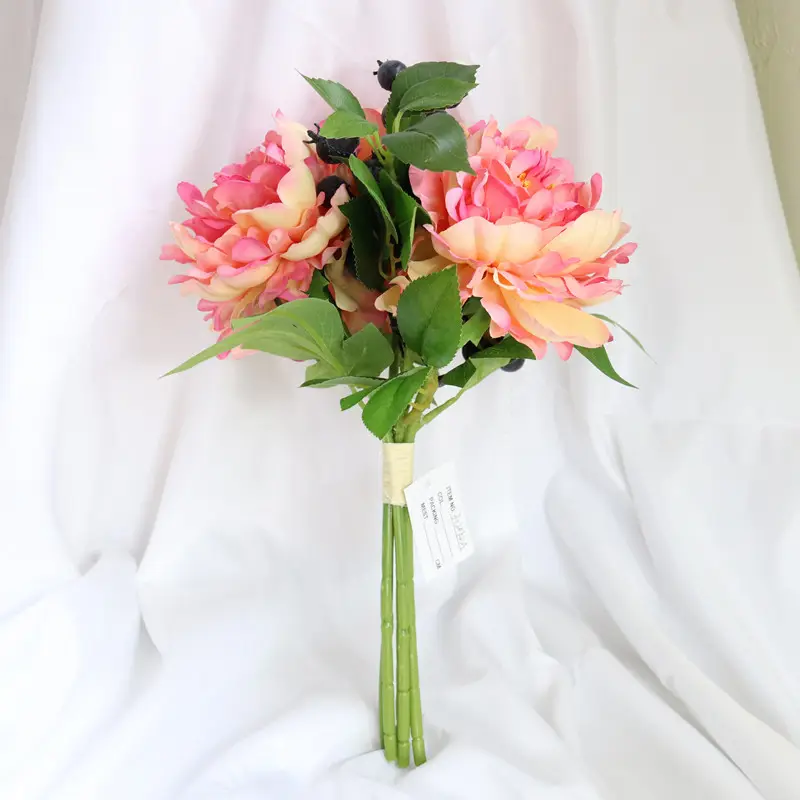 Bouquet da sposa in mazzo di fiori artificiali di seta per il matrimonio