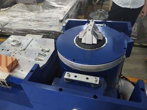 Máquina de prueba de vibración de transporte de simulación para prueba de batería - Product Image 3