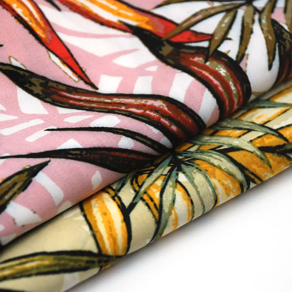 Aceptamos Diseño Popular personalizado vestido teñido patrón floral Hawaiano 45S impreso 100 tela de rayón para vestido de mujer