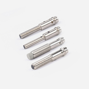<3.0%(Sr) 重复精度M4 M5 M6 M8连接器IP67 PBT NPN PNP输出感应式接近传感器开关