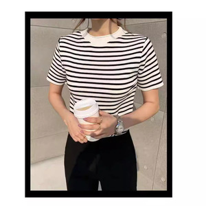 女式夏季韩版时尚冰丝针织t恤清新条纹设计，搭配多功能休闲风格短袖和领