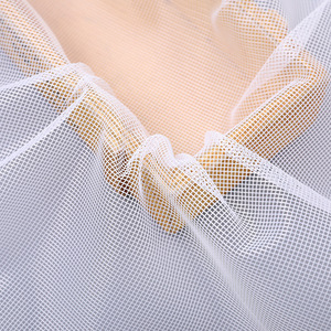 Tela de punto de urdimbre de poliéster 100%, malla cuadrada pequeña teñida para uso textil doméstico para mosquitera, tela de malla de punto, mosquitera - Product Image 3