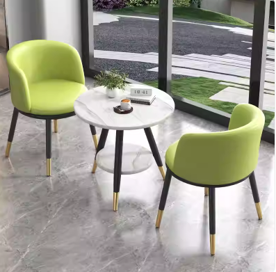 สีเขียวอ่อน