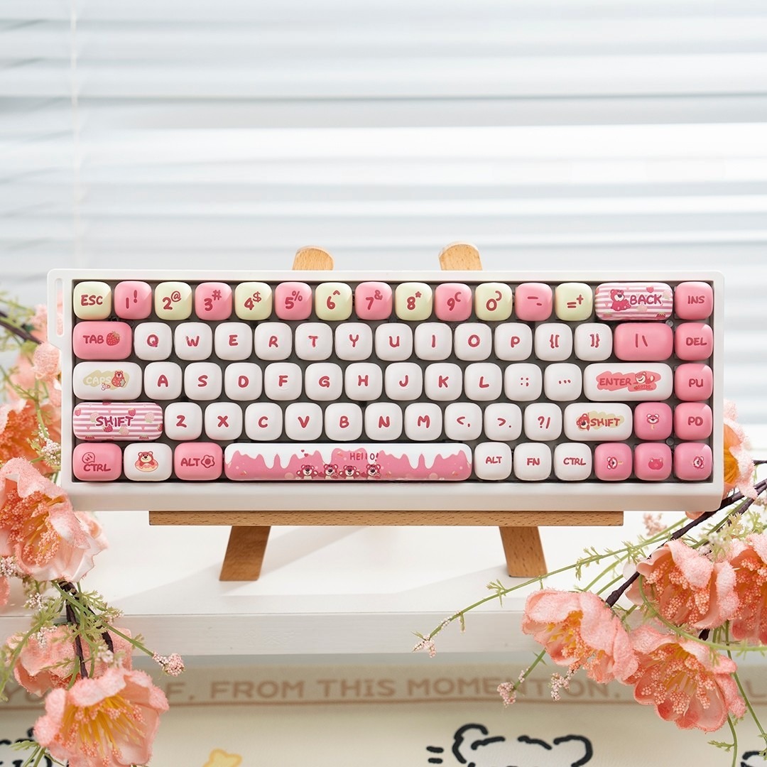 คีย์บอร์ด White-M68 + คีย์แคป MOG Strawberry Bear