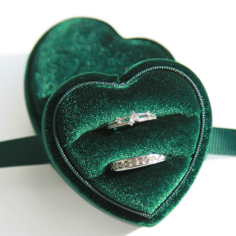 Boîte de bague de mariage rouge