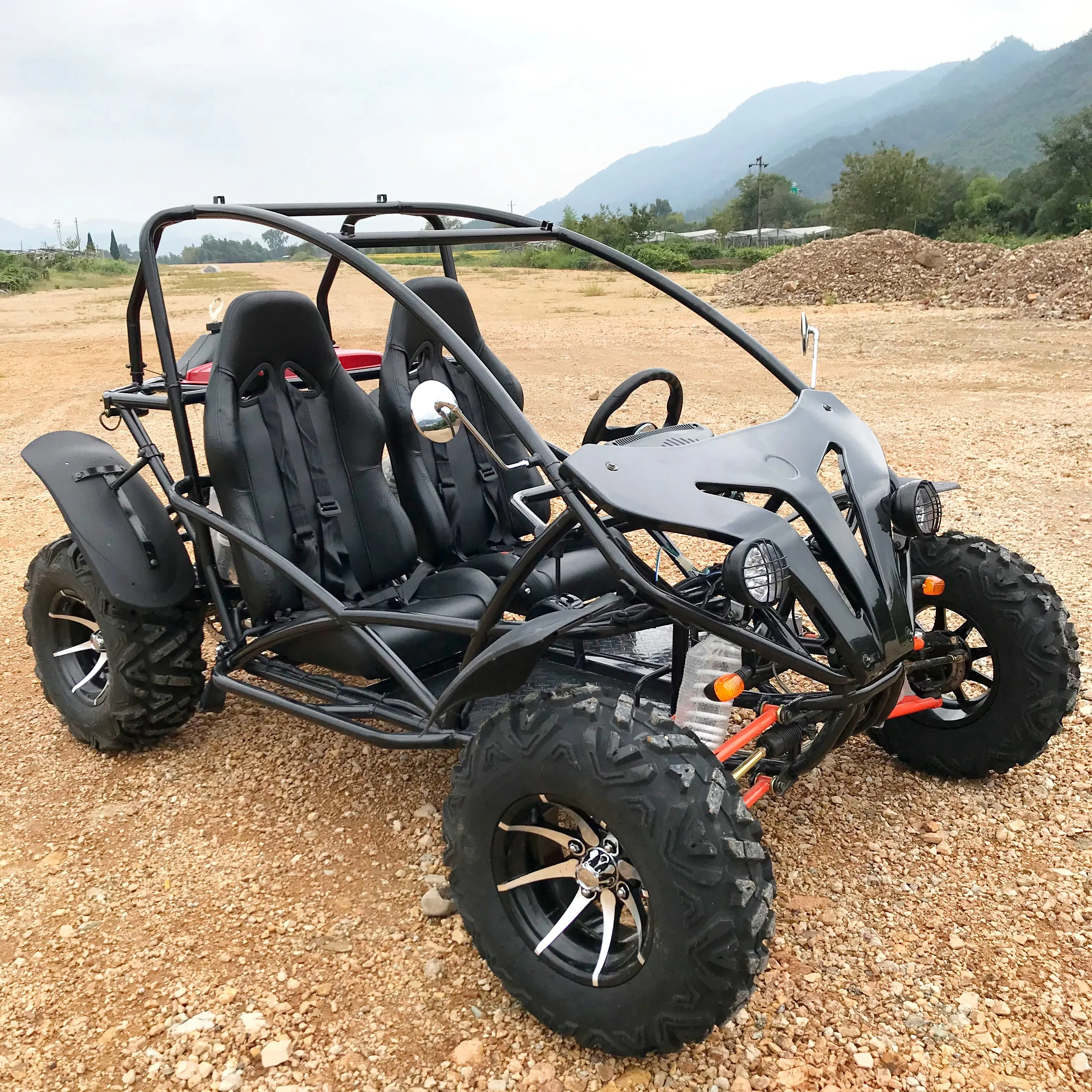 Je suis ravie de ce buggy cross dune de 200cc alimenté par le gaz