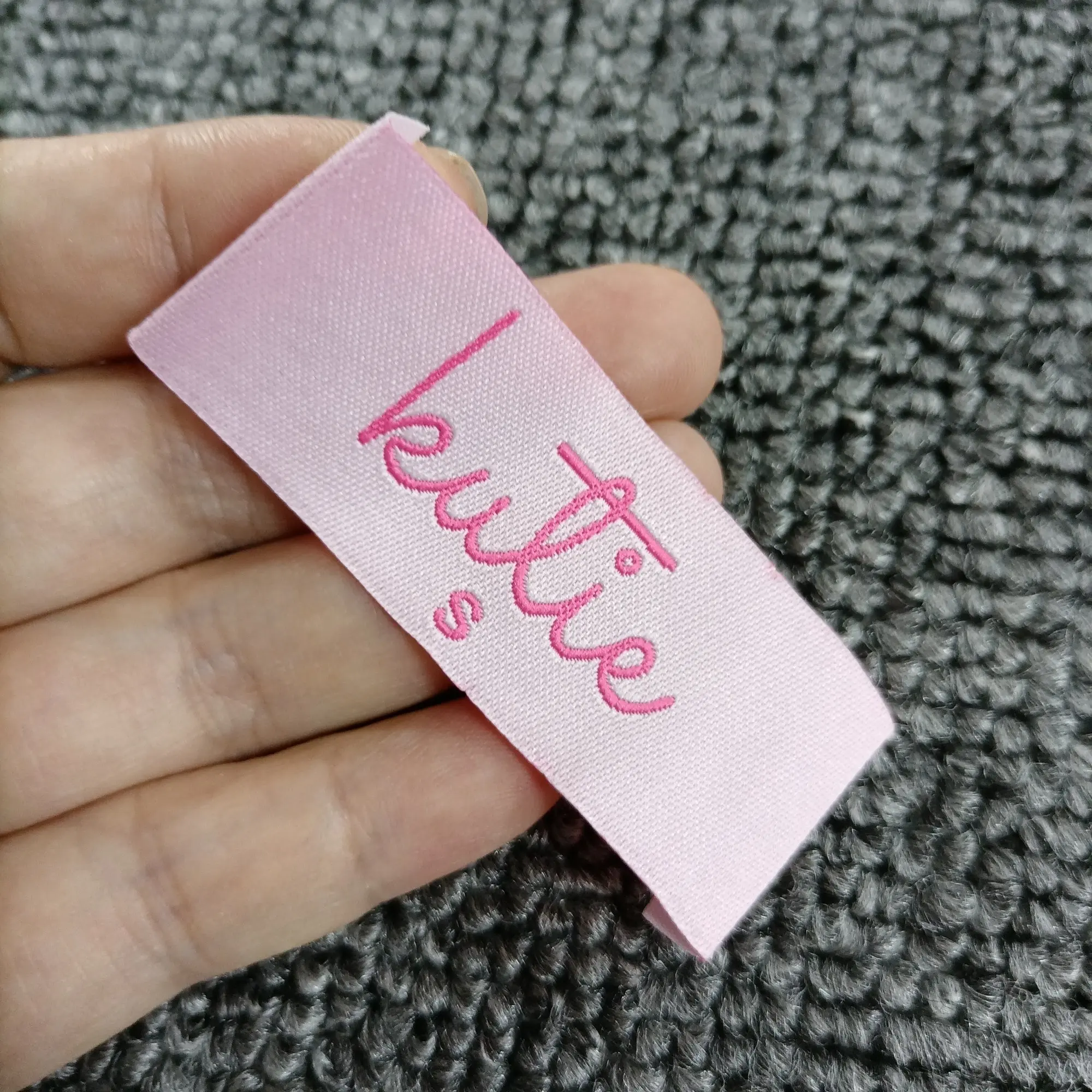Customized High Quality Woven Clothes Label Tag Fashion Woven Clothing Label Weave Logo For Garment