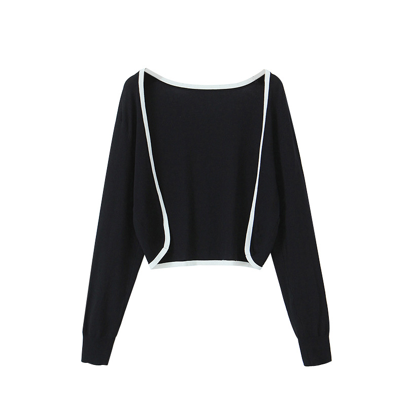 เสื้อคาร์ดิแกนสีดำ