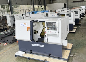 Torno CNC ST550 estable y confiable CK6150 personalizado adecuado para manejar operaciones de torneado complejas - Product Image 3