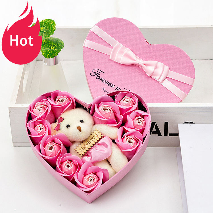 ชุดสีสีชมพู