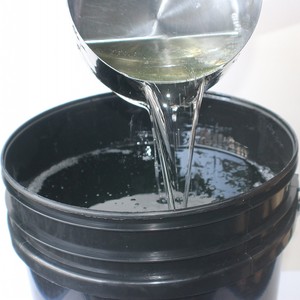 具有滴落清漆效果的油墨用UV胶印砂涂料油墨产品类别 - Product Image 5