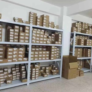 Controller di programmazione logica PLC di alta qualità per automazione industriale PAC dedicato 1747-L552 garanzia di un anno